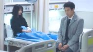 IU and Lee Sun-kyun in My Mister | Image via Studio Dragon